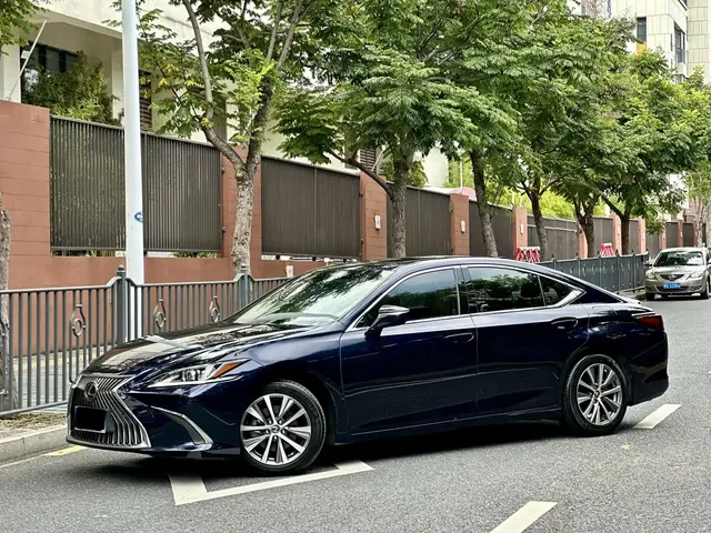 Lexus ES 2020 200 Excellence