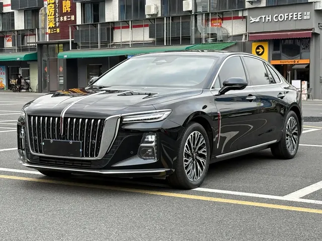 Hongqi H5 2024 2.0T Automatic Smart Connect Flag Smooth Edition