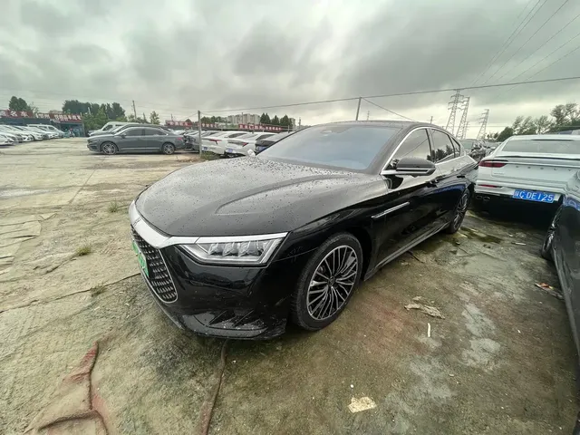 BYD Han 2023 DM-i Champion Edition 121KM Prestige