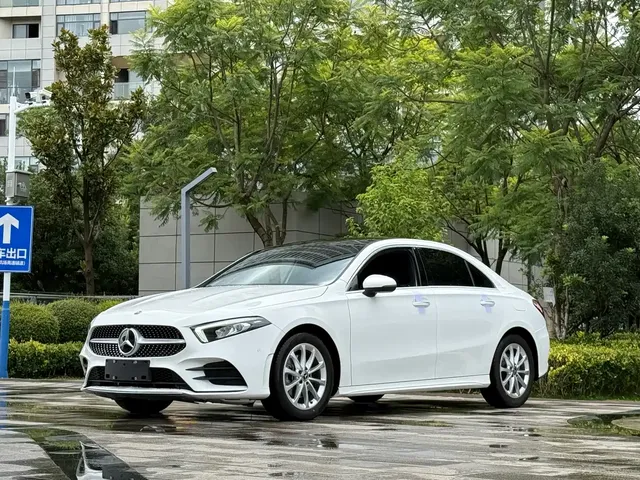 Mercedes-Benz A-Class 2021 A 200 L Sport Sedan Fashion Edition