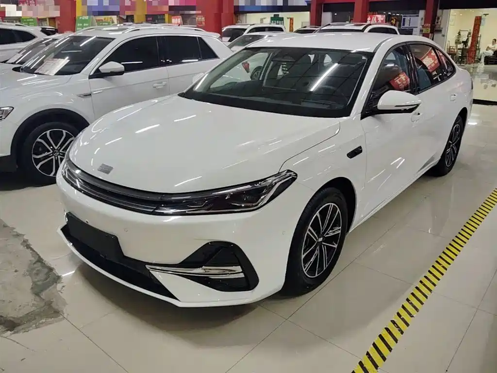 Geely Galaxy A7 2025 EM-i 70km Voyage Edition