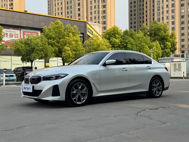 BMW i3 2022 eDrive 35 L