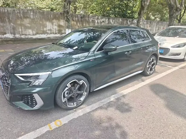 Audi A3 2023 Sportback 35 TFSI Luxury Sport