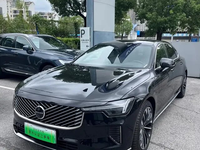 Volvo S90 Plug-in Hybrid 2026 Plug-in Hybrid AWD Long Range Elegance Luxury