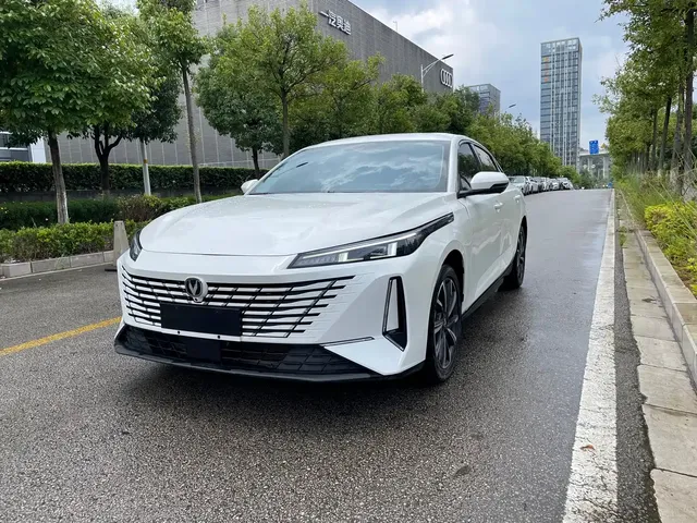 Changan Eado 2025 Blue Whale 1.5T 500Bar Premium