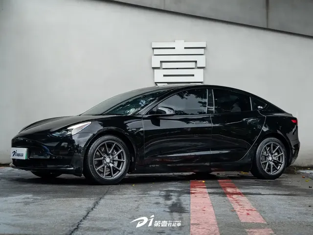Tesla Model 3 2021 Standard Range Rear-Wheel Drive Upgrade