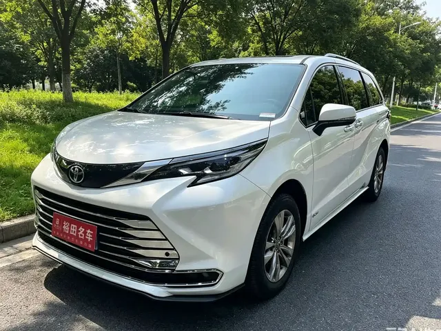 Toyota Sienna 2024 2.5L Hybrid Comfort Edition