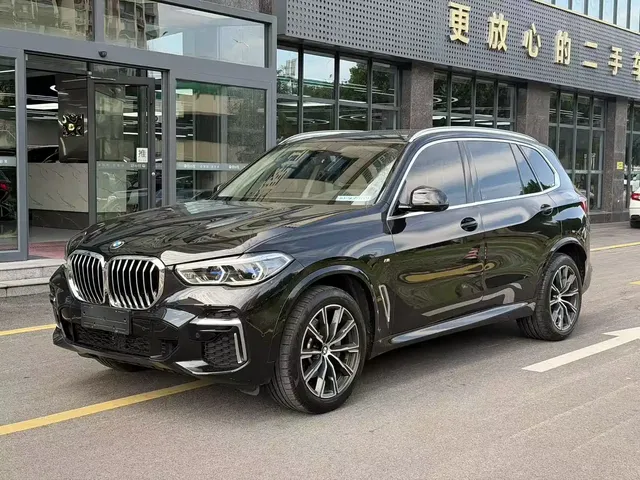 BMW X5 2022 xDrive 30Li Premium M Sport Package