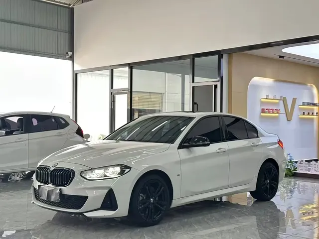 BMW 1 Series 2023 125i M Sport Shadow Edition