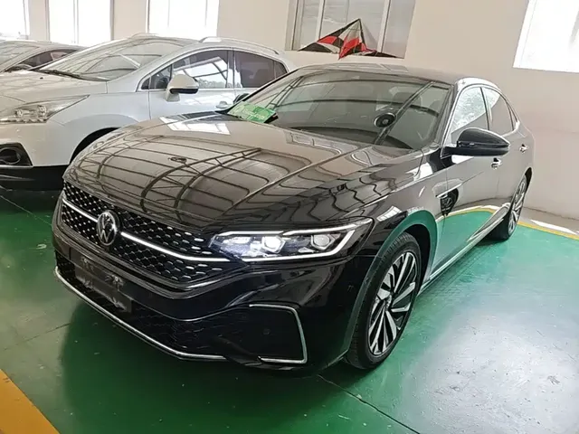 Volkswagen Passat 2022 330TSI Starlight Luxury Edition