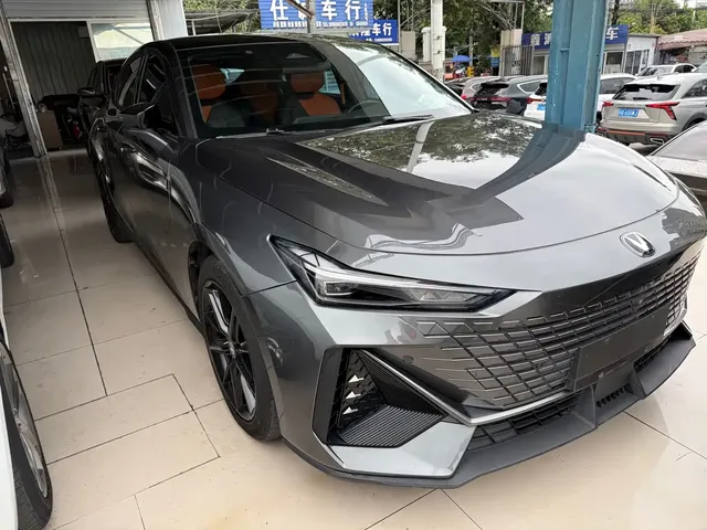 Changan UNI-V 2022 1.5T Premium Model