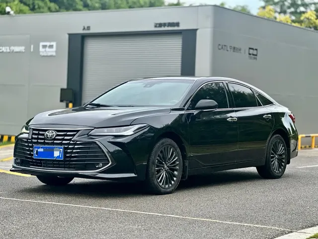 Toyota Avalon 2023 2.0L XLE Premium Edition