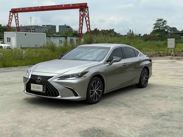 Lexus ES 2022 300h Ultimate Edition