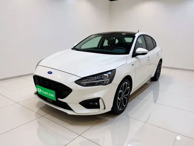 Ford Focus 2020 Sedan EcoBoost 180 Automatic ST Line