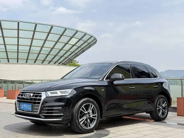 Audi Q5L 2020 Facelift 40 TFSI Honor Fashion