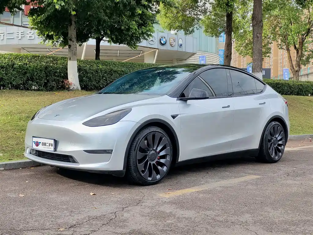 Tesla Model Y 2023 Long Range All-Wheel Drive Edition