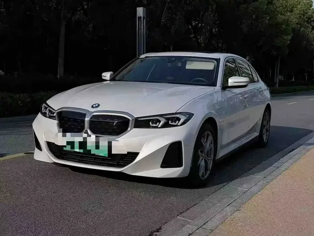 BMW i3 2022 eDrive 35 L