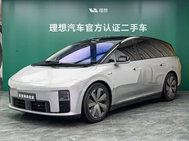 Li Auto Li i8 2025 Standard Edition