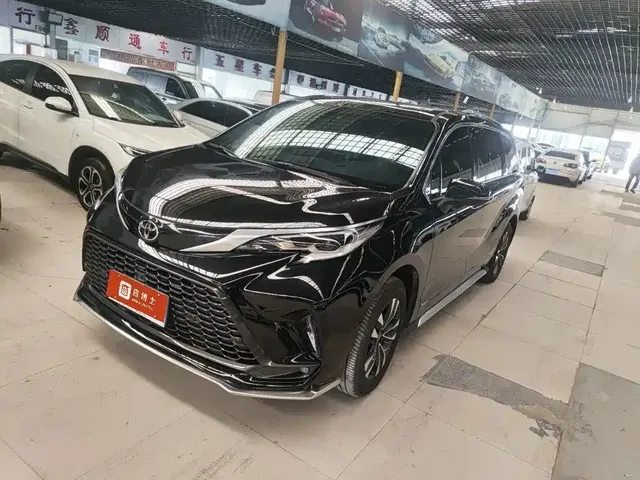 Toyota Granvia 2024 2.5L Hybrid Premium PLUS 4WD Edition