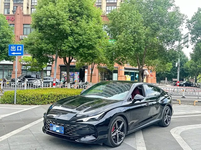 MG 7 2023 2.0T Automatic Trophy+ Exciting World Edition