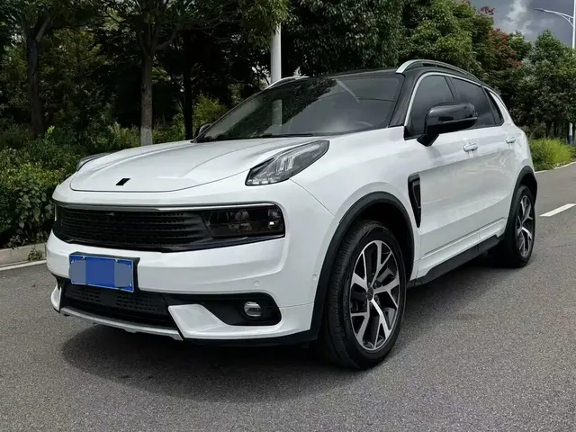 Lynk & Co 01 2017 2.0T AWD Pro