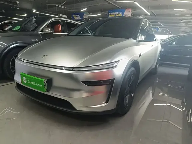 Tesla Model Y 2025 Rear-Wheel Drive