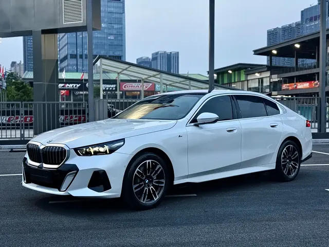 BMW 5 Series 2025 530Li Leading M Sport Package