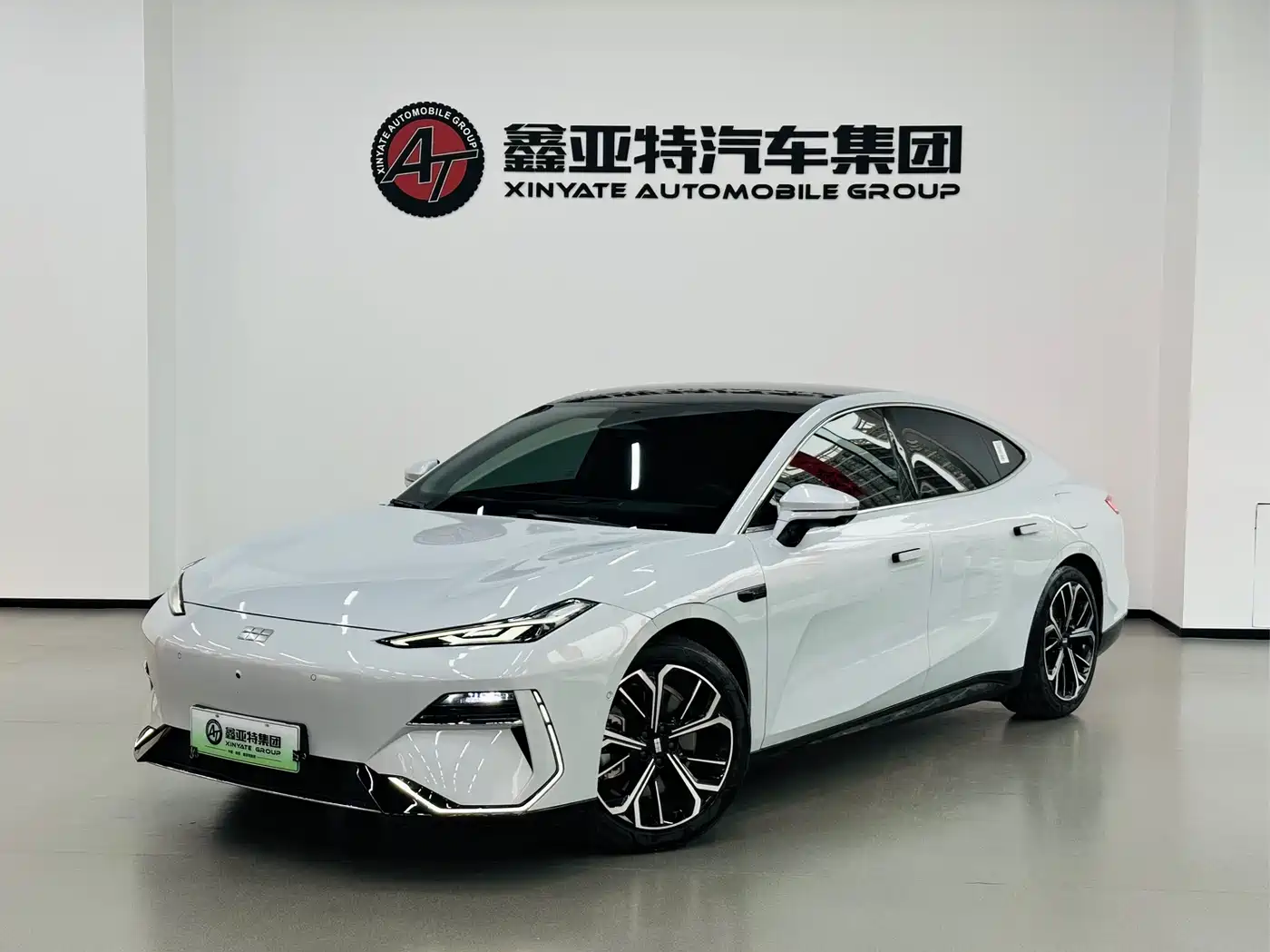 Geely Galaxy E8 2025 700km Long Voyage Smart Drive Edition