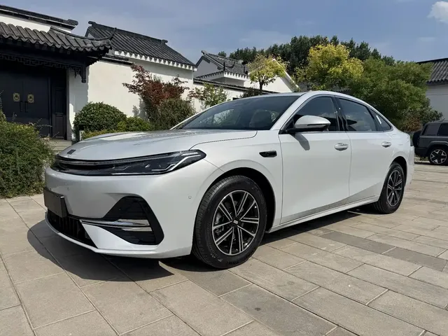 Geely Galaxy A7 2025 EM-i 70km Explorer Edition