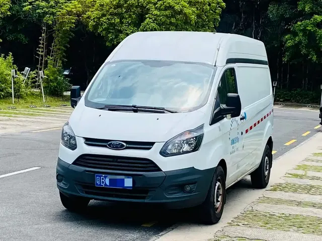 Ford Transit 2019 2.0T Diesel Van Medium Wheelbase Medium Roof 3-Seater China VI