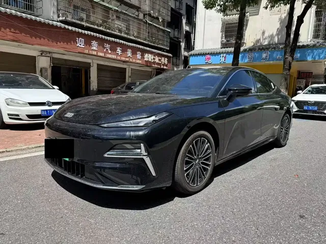 Geely Galaxy Xingyao 8 2025 130km EM-i Premium Edition