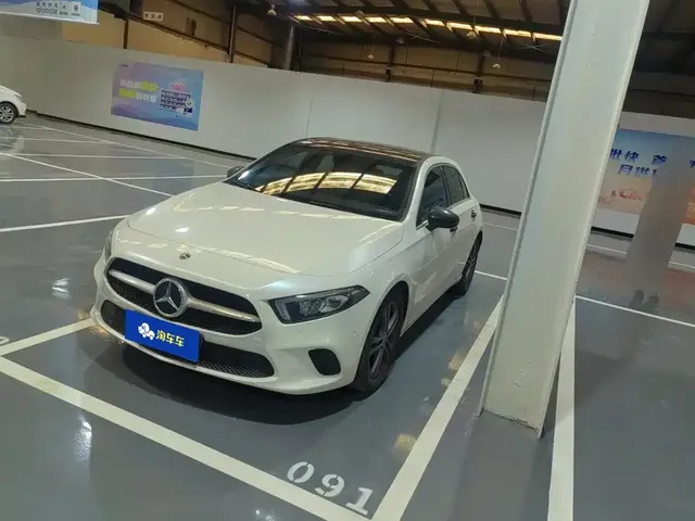 Mercedes-Benz A-Class (Import) 2019 A 200 Dynamic Version