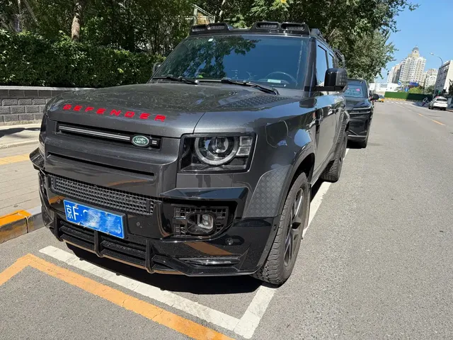 Land Rover Defender 2023 Model 110 3.0T P400 Dark Special Edition