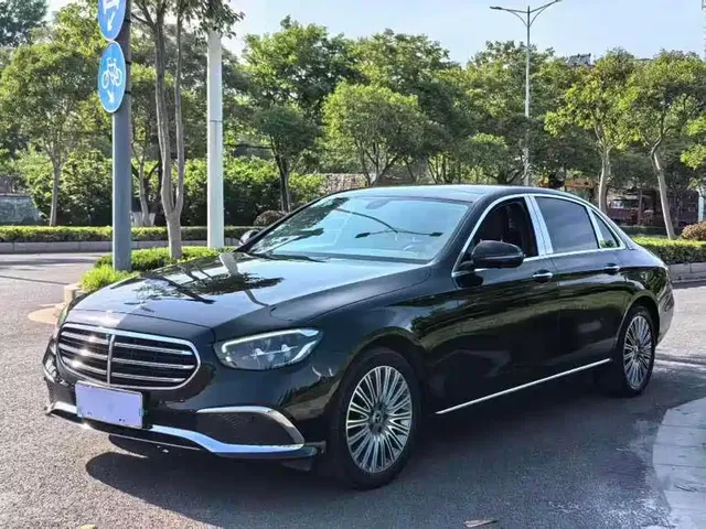 Mercedes-Benz E-Class 2023 E 300 L Fashion