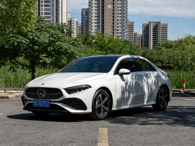 Mercedes-Benz A-Class 2025 A 200 L Fashion Edition