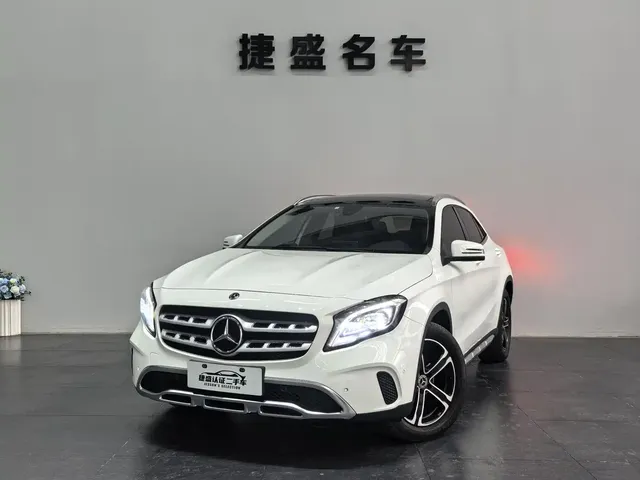 Mercedes-Benz GLA 2018 GLA 200 Fashion