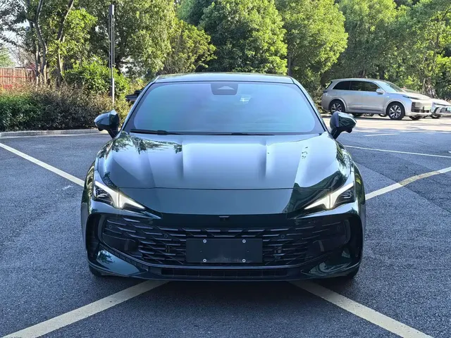 MG 7 2025 2.0T Trophy+ Super Smart Driving Edition