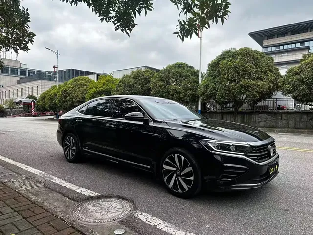 Volkswagen Passat 2024 380TSI Luxury