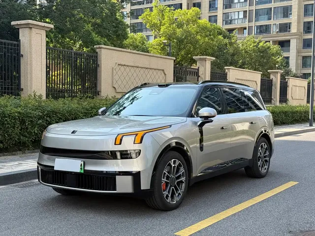 Lynk & Co 900 2025 2.0T Ultra