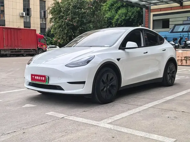 Tesla Model Y 2024 Rear-Wheel Drive Version