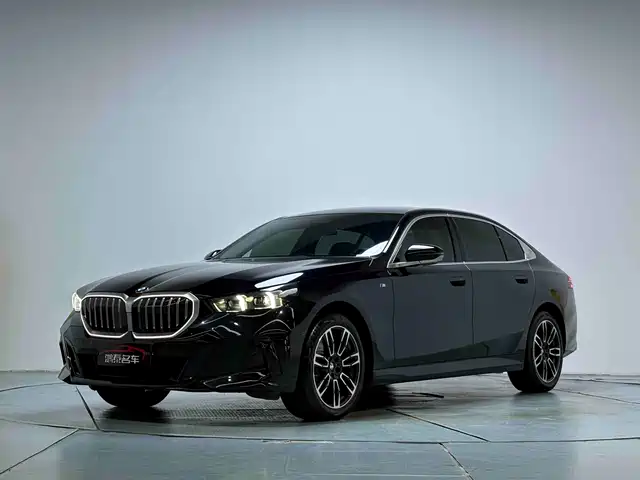 BMW 5 Series 2025 525Li M Sport Package