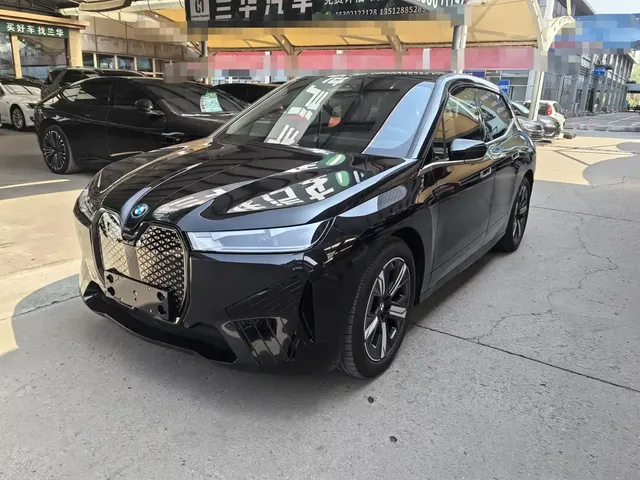 BMW iX 2023 xDrive40