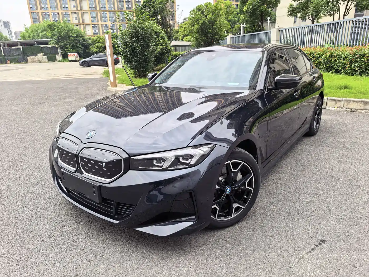 BMW i3 2024 eDrive 40 L Shadow Night Package