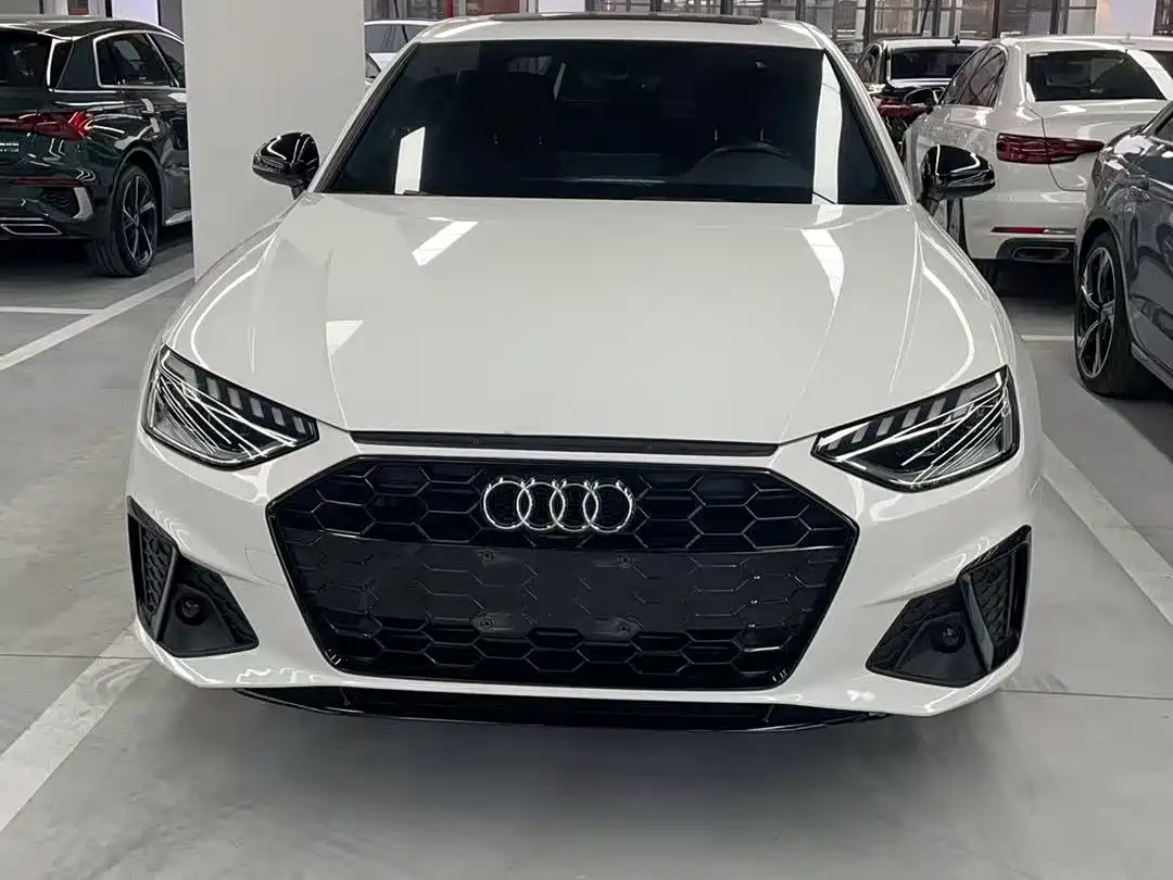 Audi A4L 2023 40 TFSI Luxury Sport