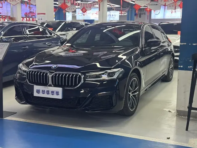 BMW 5 Series 2022 525Li M Sport Package