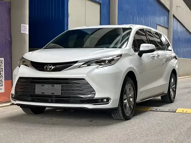 Toyota Sienna 2024 2.5L Hybrid AWD Luxury Edition