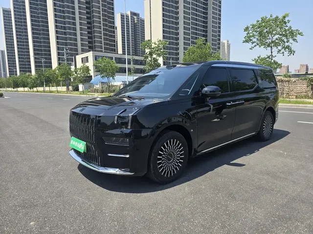ZEEKR 009 2024 6-seat Executive AWD 108kWh