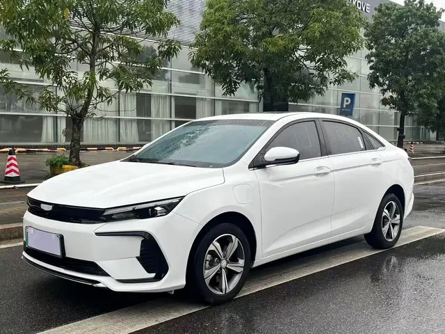 Geely Emgrand L HiP 2024 Model Champion Edition 1.5TD-DHT Pro 100KM Surpassing Type