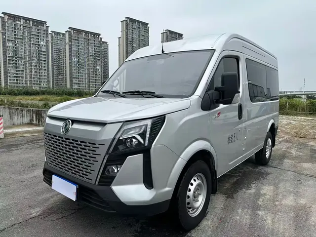 Dongfeng Yufeng Yufeng 2023 V9+ 2.0T Automatic FWD Multi-purpose Short Wheelbase Medium Roof 5/6 Seater