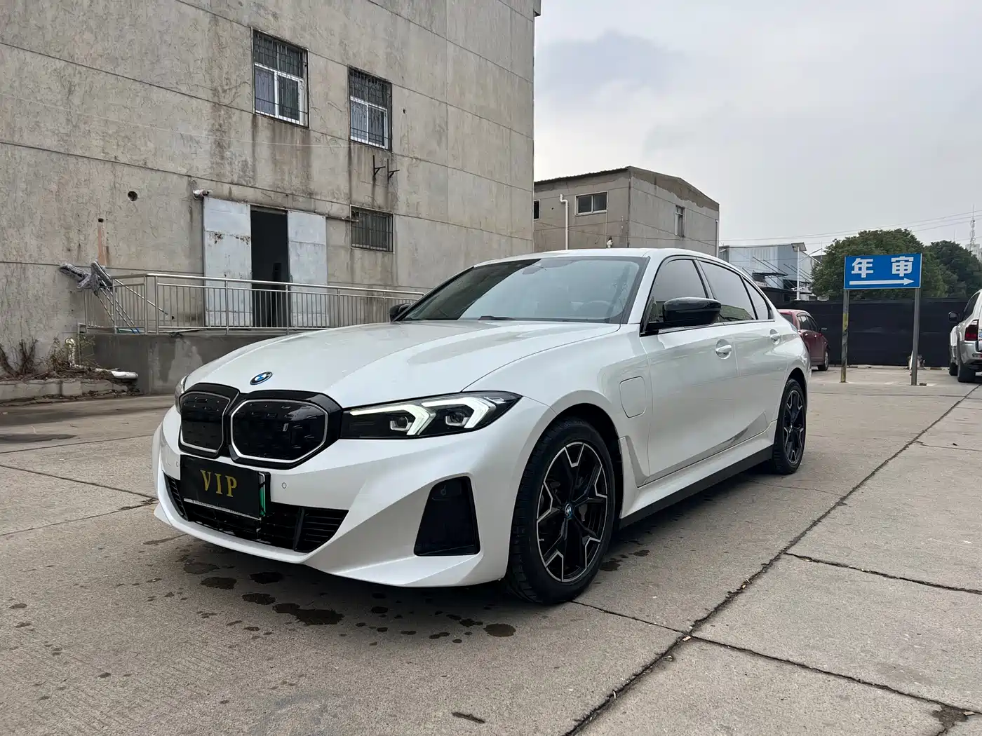 BMW i3 2024 eDrive 40 L Shadow Night Package
